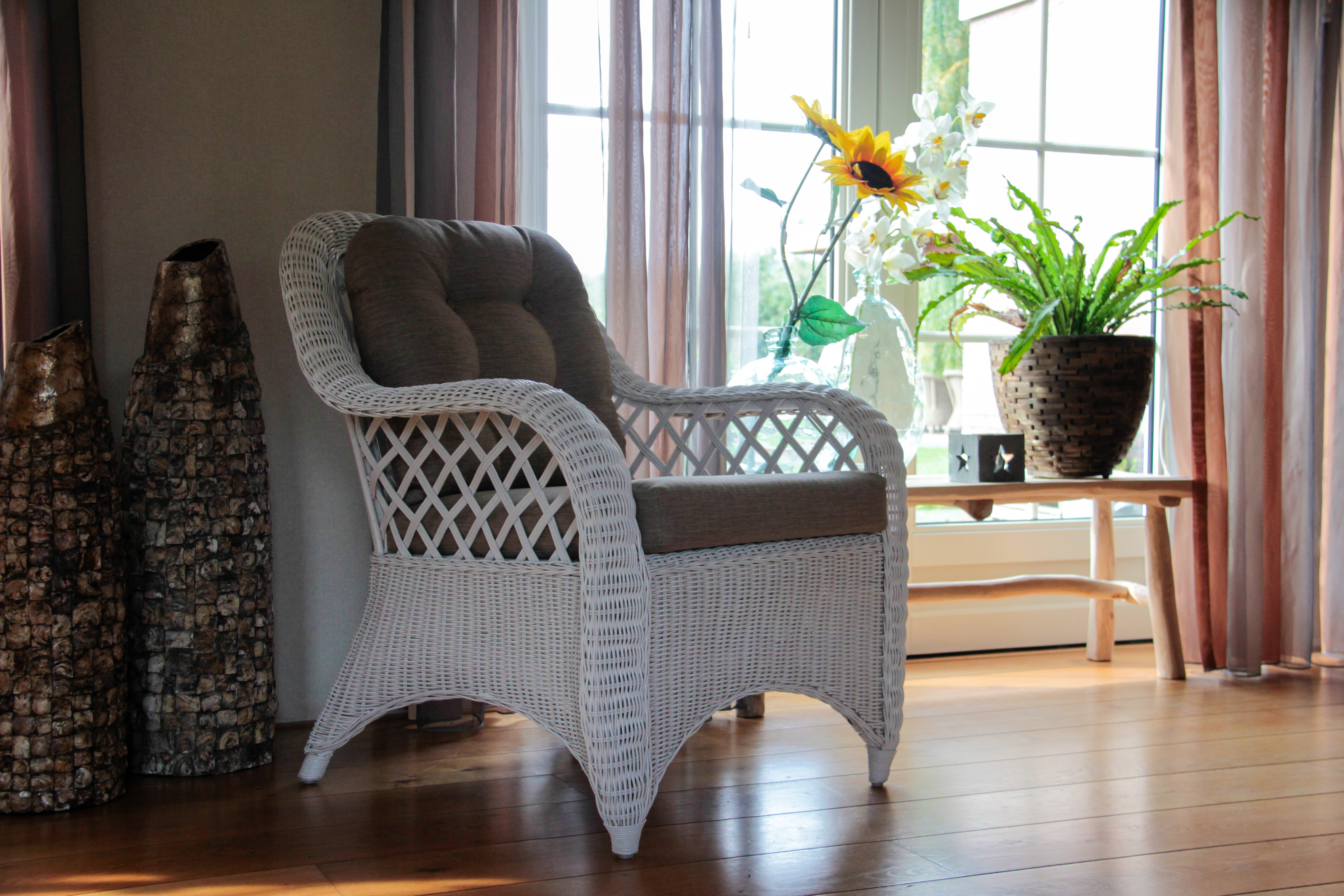 rotan fauteuil Cambell exclusieve rotan stoel wit. Topper.